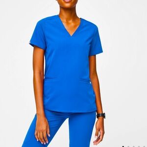 FIGS Technical Collection V-neck scrub top Casma Three-Pocket Royal Blue XXS